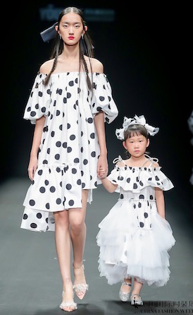 单埠 / YOUG X 单埠